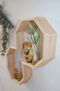 Étagère en bâtonnets de bois