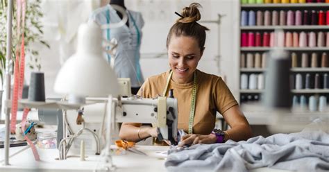 Étapes clés pour devenir couturière indépendante