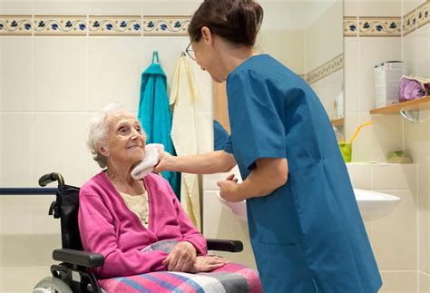 Aide à une personne âgée