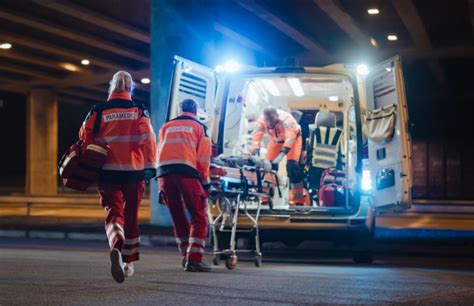 Ambulancier en intervention