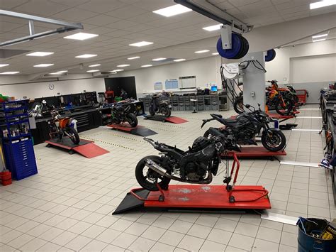 Atelier de réparation moto