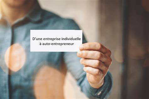 Auto-entrepreneur travaillant pour une entreprise