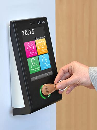 Avantages de la Pointeuse Badgeuse