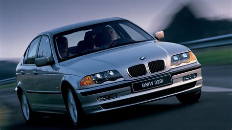 BMW Série 3 sur route