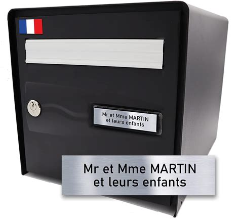 Boîte aux lettres avec le nom de l'entreprise
