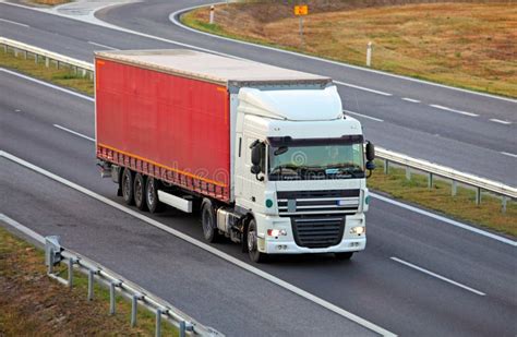 Camion sur la route