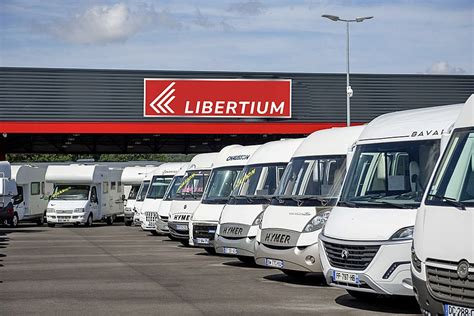 Camping-cars exposés chez Libertium Marseille