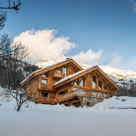 Chalet en bois dans les Alpes