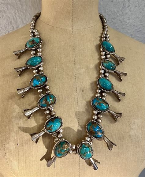 Collier Navajo Squash Blossom