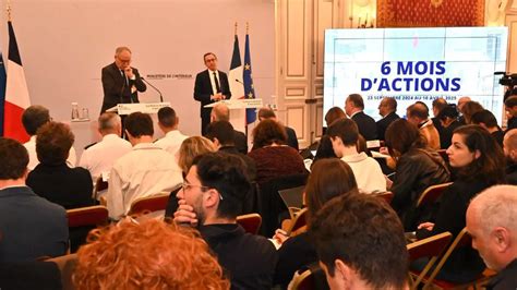 Conférence de presse du ministre des Finances