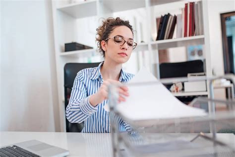Environnement de travail d'un agent administratif