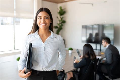Femme cadre en entreprise