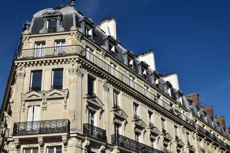 Fenêtres murées à Paris