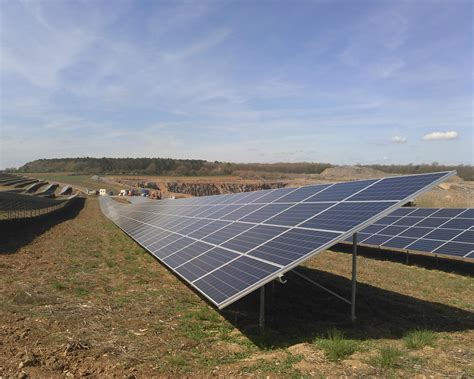 Ferme solaire photovoltaïque au sol