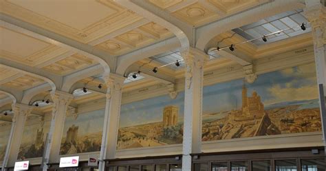 Fresques de l'ancienne gare