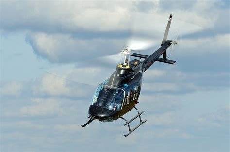 Hélicoptère en vol