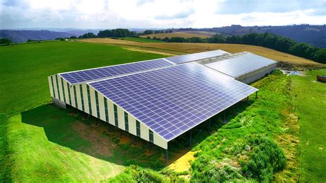 Hangar photovoltaïque agricole