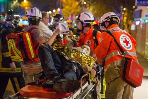 Infirmière Croix-Rouge en action