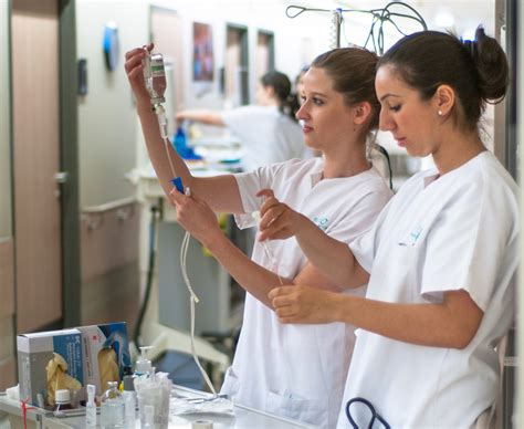 Infirmière au travail