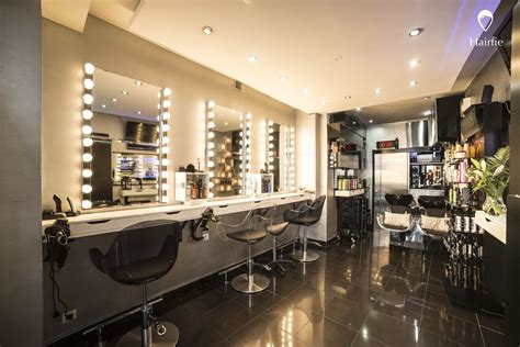 Intérieur d'un salon de coiffure