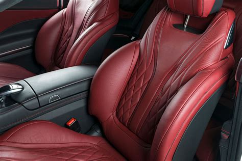 Intérieur de voiture restauré par Sterling Sellerie Automobile
