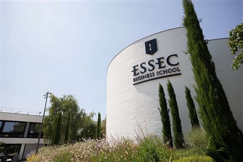 Masters Accessibles Via le Concours d'Admission sur Titre (AST) à l'ESSEC