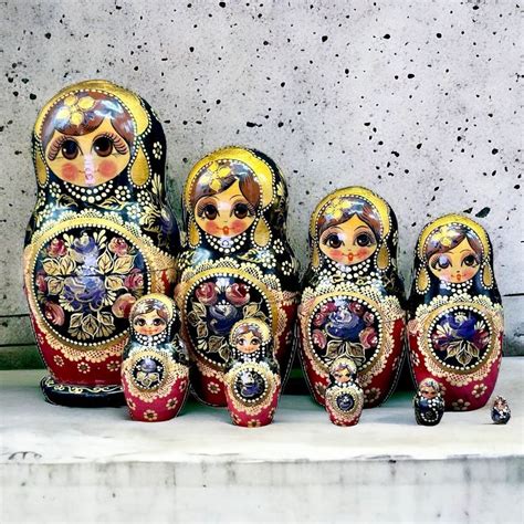 Matriochka peinte à la main