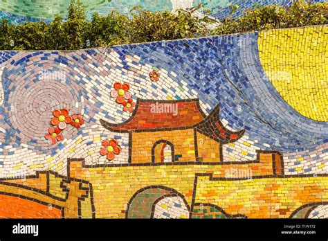 Mosaïque de céramique à Hanoi