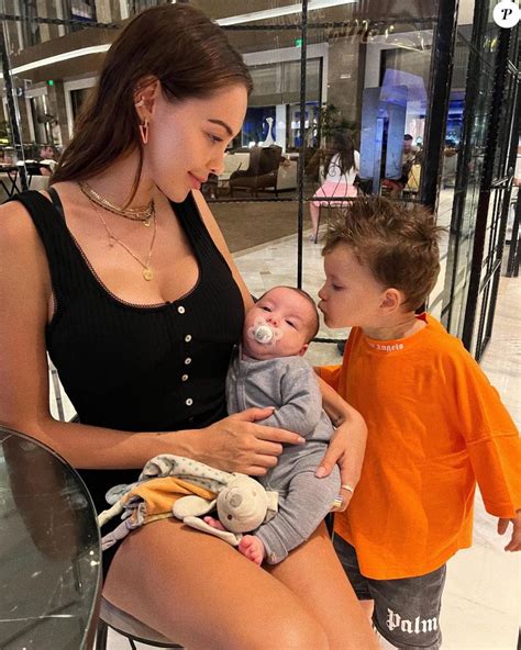 Nabilla et son fils Milann
