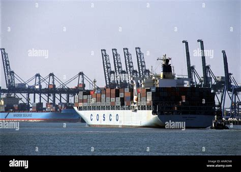 Navire de transport de conteneurs Cosco