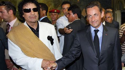 Nicolas Sarkozy et Mouammar Kadhafi