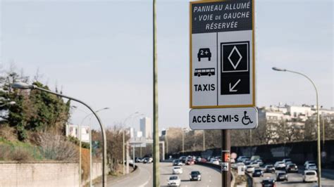 Panneau signalant un lieu de spectacle à Paris