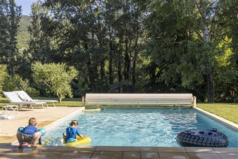 Piscines Concernées par les Impôts