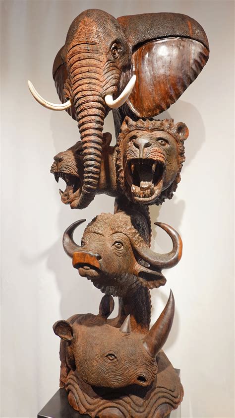 Sculpture sur bois au Sénégal