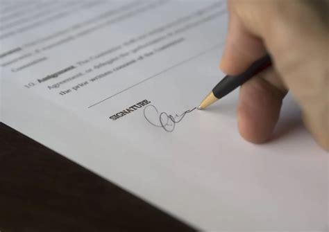 Signature de documents officiels