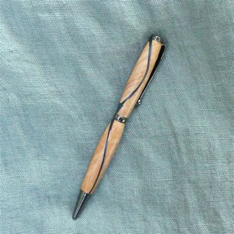 Stylos en bois artisanaux