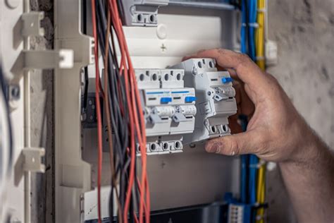 Travaux d'installation électrique