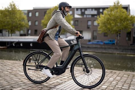 Vélo électrique et son utilisateur