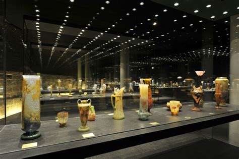 Vases Daum exposés au musée des Beaux-Arts de Nancy
