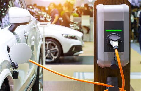 Voiture électrique en charge