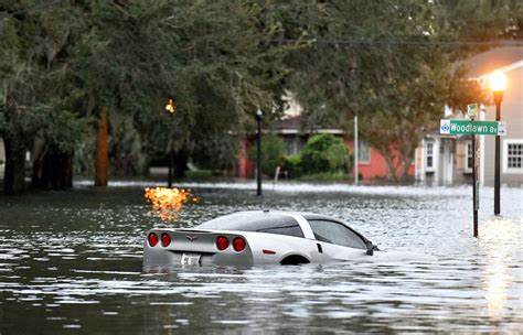 Voiture endommagée par une inondation