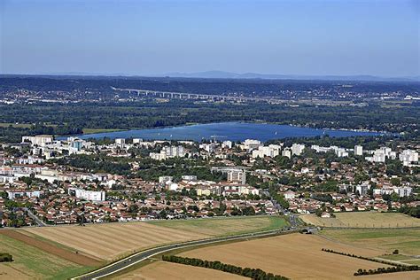 Vue aérienne de Décines-Charpieu