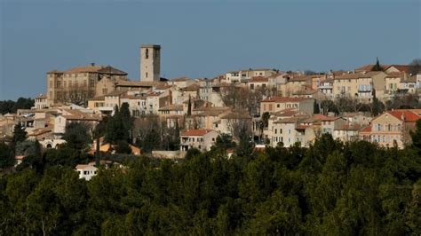 Vue générale d'Éguilles