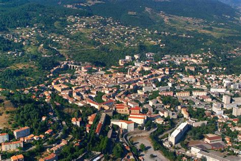 Vue générale de Privas