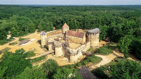 Vue générale du chantier de Guédelon